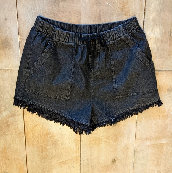 Fekoafe Black Denim Frayed Shorts Size Junior Large NEW - Picture 1 of 2